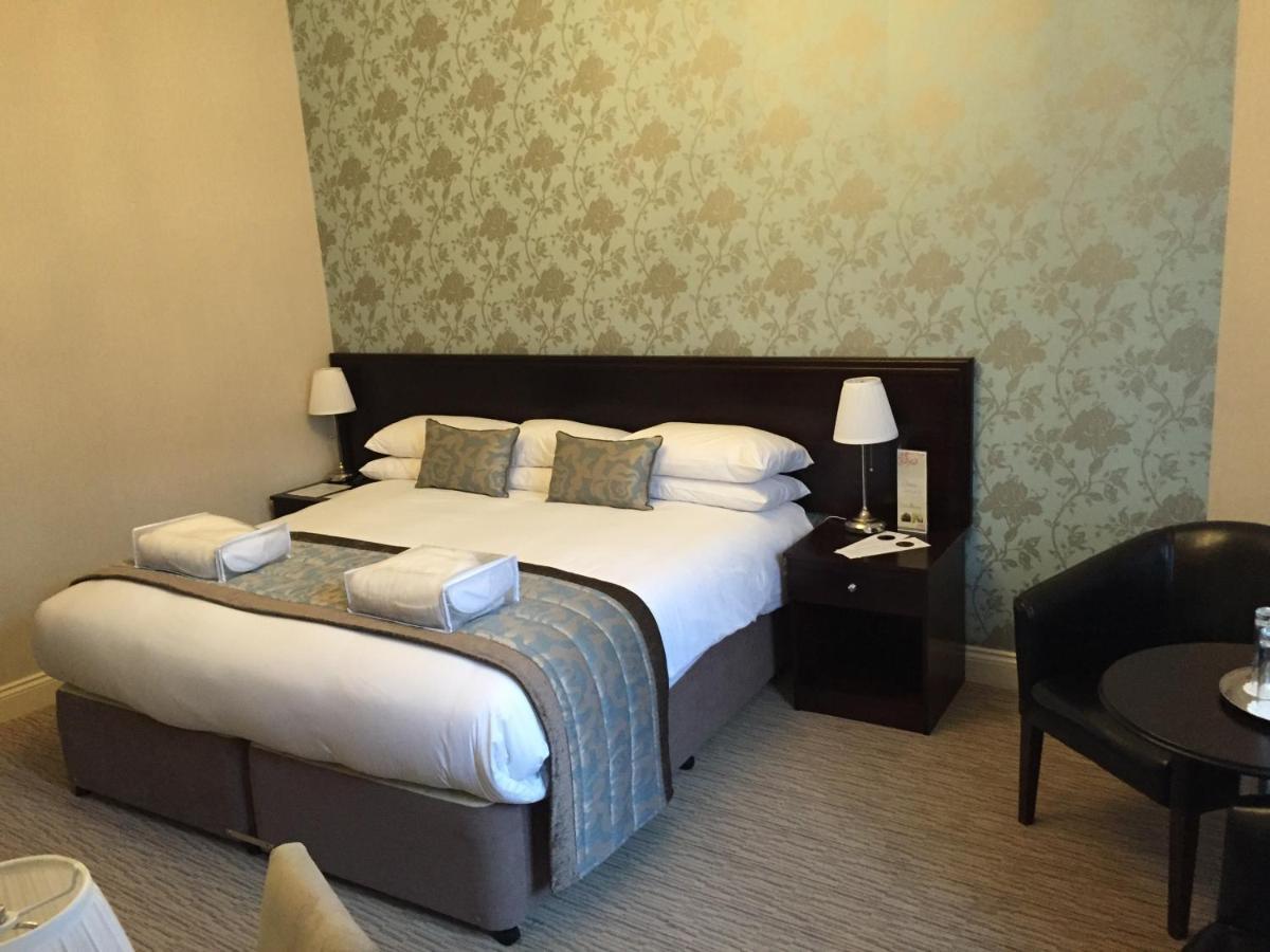 Crown & Mitre Hotel Carlisle Szoba fotó