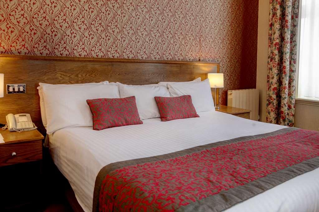 Crown & Mitre Hotel Carlisle Szoba fotó